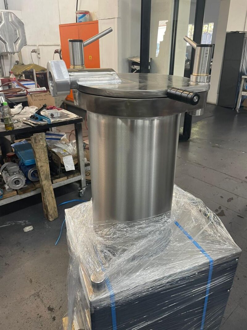 25l hydraulic sausage filler side